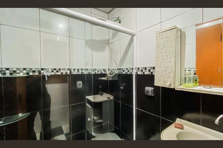 Casa à venda com 150m², 4 quartos e 1 vagaBanheiro