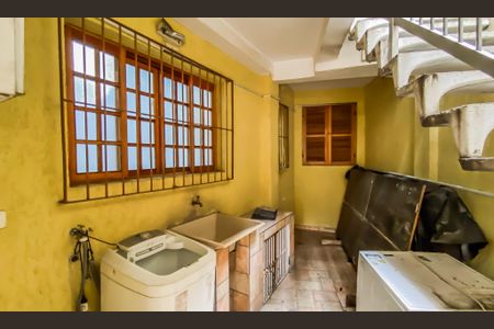 Casa à venda com 150m², 4 quartos e 1 vagaÁrea de Serviço