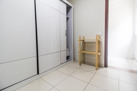 Casa de condomínio à venda com 480m², 4 quartos e 6 vagas Casa de condomínio à venda com 480m², 4 quartos e 6 vagasQuarto de Serviço