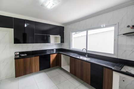 Casa de condomínio à venda com 480m², 4 quartos e 6 vagas Casa de condomínio à venda com 480m², 4 quartos e 6 vagasCozinha