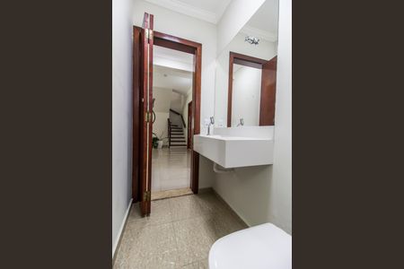 Casa de condomínio à venda com 480m², 4 quartos e 6 vagas Casa de condomínio à venda com 480m², 4 quartos e 6 vagasLavabo