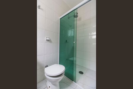 Casa de condomínio à venda com 480m², 4 quartos e 6 vagas Casa de condomínio à venda com 480m², 4 quartos e 6 vagasBanheiro de serviço