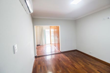 Casa de condomínio à venda com 480m², 4 quartos e 6 vagas Casa de condomínio à venda com 480m², 4 quartos e 6 vagasSuíte 1