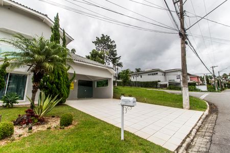 Casa de condomínio à venda com 480m², 4 quartos e 6 vagas Casa de condomínio à venda com 480m², 4 quartos e 6 vagasVista da Rua