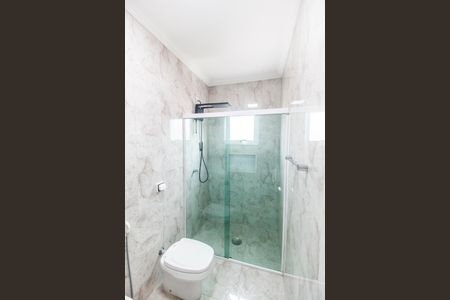 Casa de condomínio à venda com 480m², 4 quartos e 6 vagas Casa de condomínio à venda com 480m², 4 quartos e 6 vagasBanheiro da Suíte