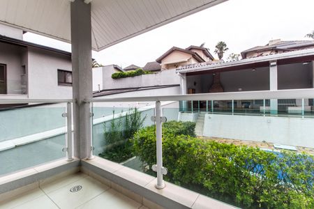 Casa de condomínio à venda com 480m², 4 quartos e 6 vagas Casa de condomínio à venda com 480m², 4 quartos e 6 vagasVaranda