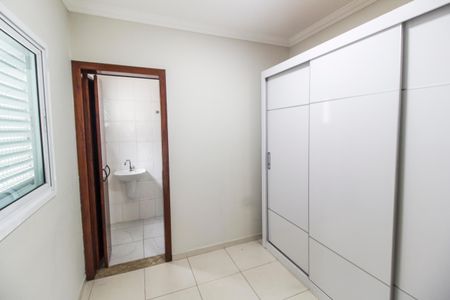 Casa de condomínio à venda com 480m², 4 quartos e 6 vagas Casa de condomínio à venda com 480m², 4 quartos e 6 vagasQuarto de Serviço