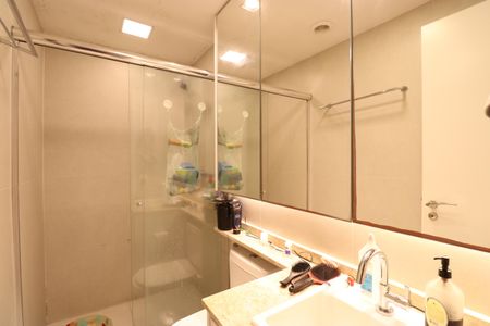 Apartamento à venda com 65m², 2 quartos e 2 vagasBanheiro da Suíte 