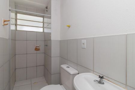 Banheiro de apartamento para alugar com 1 quarto, 43m² em Santa Tereza, Porto Alegre