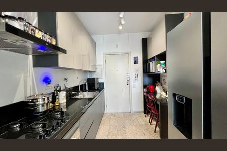 Apartamento à venda com 105m², 3 quartos e 2 vagasCozinha