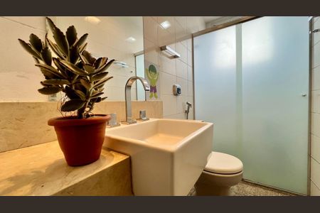 Apartamento à venda com 105m², 3 quartos e 2 vagasbanho