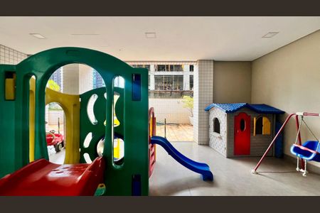 Apartamento à venda com 105m², 3 quartos e 2 vagasÁrea comum - Playground