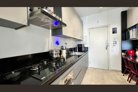 Apartamento à venda com 105m², 3 quartos e 2 vagasCozinha