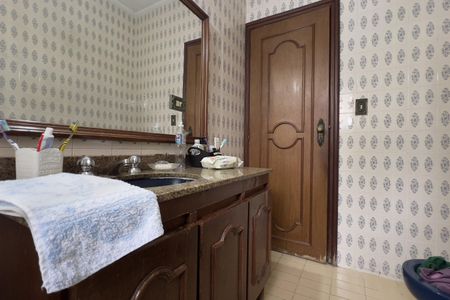 Casa à venda com 241m², 3 quartos e 5 vagas Casa à venda com 241m², 3 quartos e 5 vagasBanheiro 1