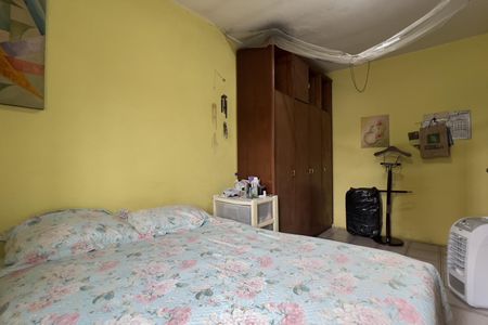 Casa à venda com 241m², 3 quartos e 5 vagas Casa à venda com 241m², 3 quartos e 5 vagasQuarto 2