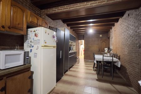 Casa à venda com 241m², 3 quartos e 5 vagas Casa à venda com 241m², 3 quartos e 5 vagasCozinha