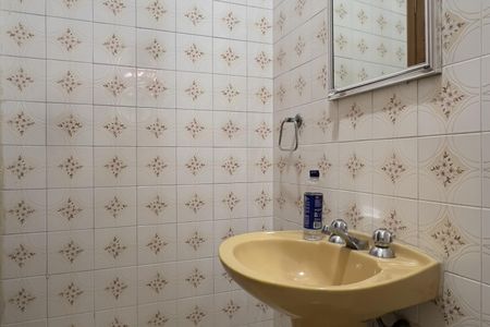 Casa à venda com 241m², 3 quartos e 5 vagas Casa à venda com 241m², 3 quartos e 5 vagasLavabo