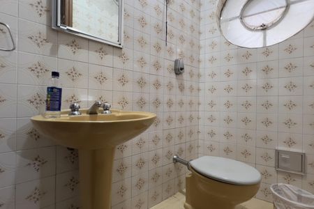 Casa à venda com 241m², 3 quartos e 5 vagas Casa à venda com 241m², 3 quartos e 5 vagasLavabo