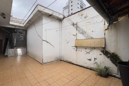 Casa à venda com 241m², 3 quartos e 5 vagas Casa à venda com 241m², 3 quartos e 5 vagasÁrea externa