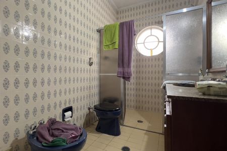 Casa à venda com 241m², 3 quartos e 5 vagas Casa à venda com 241m², 3 quartos e 5 vagasBanheiro 1