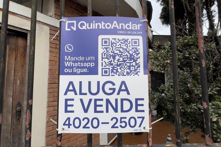 Casa à venda com 241m², 3 quartos e 5 vagas Casa à venda com 241m², 3 quartos e 5 vagasNEBF-182