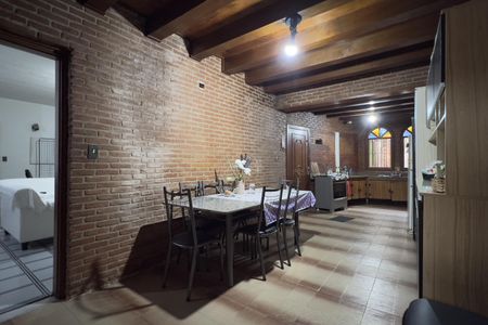 Casa à venda com 241m², 3 quartos e 5 vagas Casa à venda com 241m², 3 quartos e 5 vagasCozinha