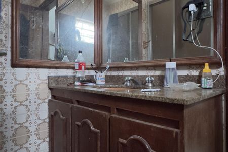 Casa à venda com 241m², 3 quartos e 5 vagas Casa à venda com 241m², 3 quartos e 5 vagasBanheiro da Suíte