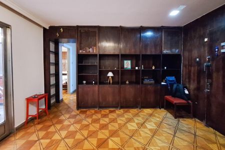 Apartamento à venda com 130m², 3 quartos e sem vaga Apartamento à venda com 130m², 3 quartos e sem vagaSala