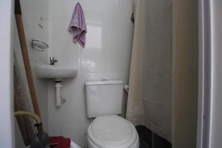 Casa de condomínio à venda com 110m², 3 quartos e sem vagaÁrea de serviço - Banheiro