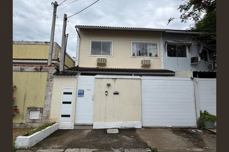 Casa de condomínio à venda com 110m², 3 quartos e sem vagaFachada