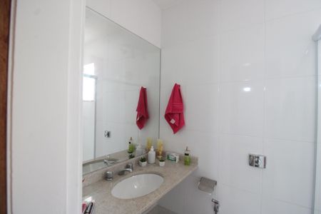 Casa de condomínio à venda com 110m², 3 quartos e sem vagaBanheiro social