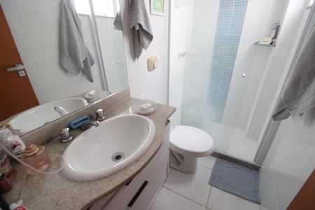 Casa de condomínio à venda com 110m², 3 quartos e sem vagaBanheiro da suíte