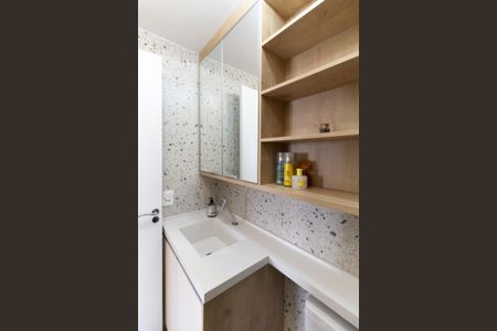 Apartamento à venda com 67m², 2 quartos e 1 vaga Apartamento à venda com 67m², 2 quartos e 1 vagaBanheiro Social