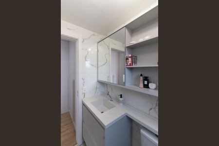Apartamento à venda com 67m², 2 quartos e 1 vaga Apartamento à venda com 67m², 2 quartos e 1 vagaBanheiro da Suíte