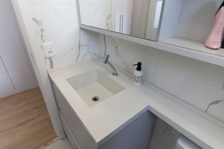 Apartamento à venda com 67m², 2 quartos e 1 vaga Apartamento à venda com 67m², 2 quartos e 1 vagaBanheiro da Suíte