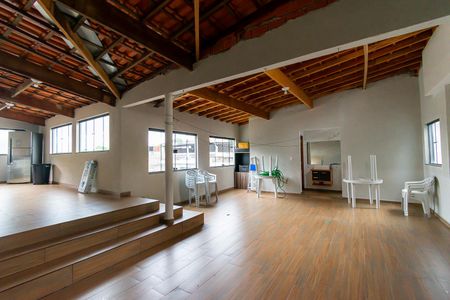 Casa à venda com 400m², 4 quartos e 4 vagasSalão 