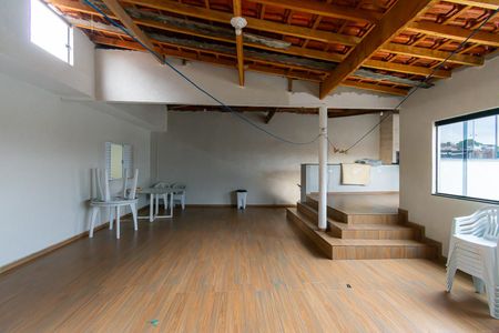 Casa à venda com 400m², 4 quartos e 4 vagasSalão 