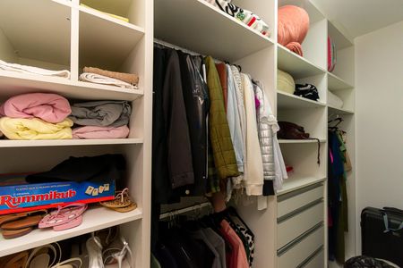 Casa à venda com 400m², 4 quartos e 4 vagasQuarto 2 - Closet