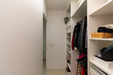 Casa à venda com 400m², 4 quartos e 4 vagasQuarto 3 - Closet