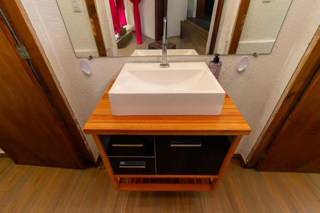 Casa à venda com 400m², 4 quartos e 4 vagasSalão - Lavabo