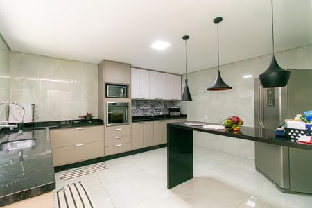 Casa à venda com 400m², 4 quartos e 4 vagasCozinha