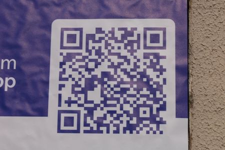 Apartamento para alugar com 48m², 2 quartos e sem vagaPlaca instalada na fachada do condomínio - Código da placa: YIXW-948