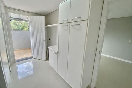 Casa à venda com 600m², 5 quartos e 6 vagasÁrea de Serviço 