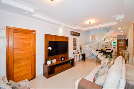 Casa à venda com 250m², 3 quartos e 6 vagasSala