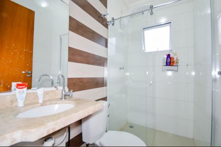 Casa à venda com 250m², 3 quartos e 6 vagasBanheiro da Suíte 2