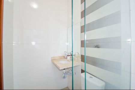 Casa à venda com 250m², 3 quartos e 6 vagasBanheiro da Suíte 1