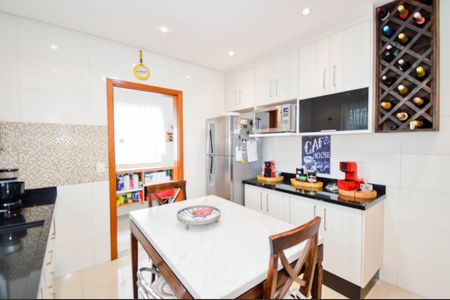 Casa à venda com 250m², 3 quartos e 6 vagasCozinha