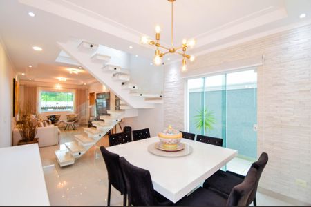 Casa à venda com 250m², 3 quartos e 6 vagasSala de Jantar