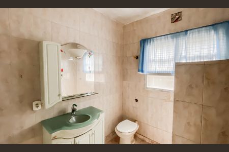 Banheiro de casa à venda com 2 quartos, 250m² em Vila Paulistania, São Paulo