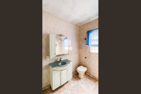 Banheiro de casa à venda com 2 quartos, 250m² em Vila Paulistania, São Paulo